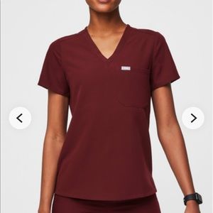 Catarina One-Pocket Scrub Top